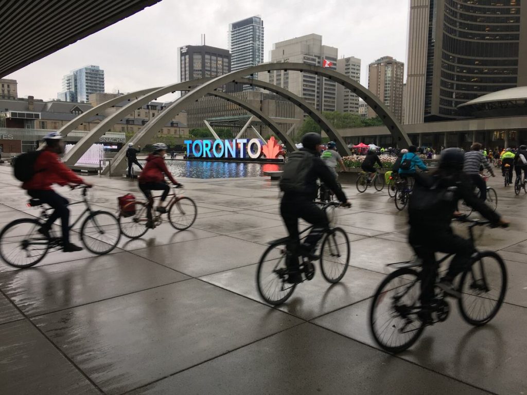 rent a cycle in toronto